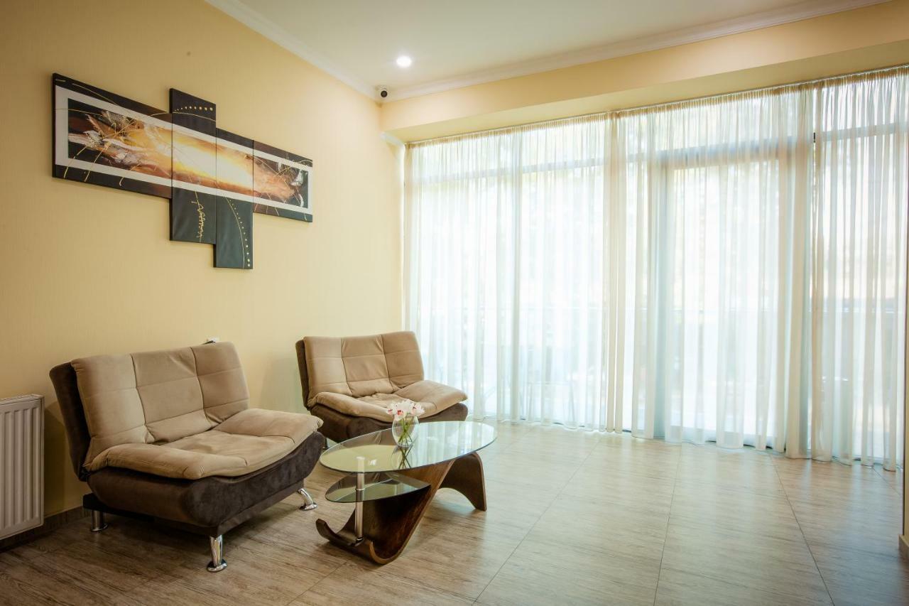 Hotel Comfort Tbilissi Extérieur photo